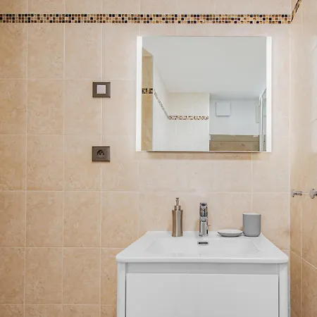 Proche Et Centre - Coquet - Fg مينتون