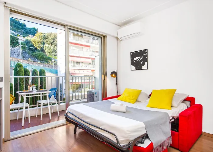 Proche Et Centre - Coquet - Fg * מנטון